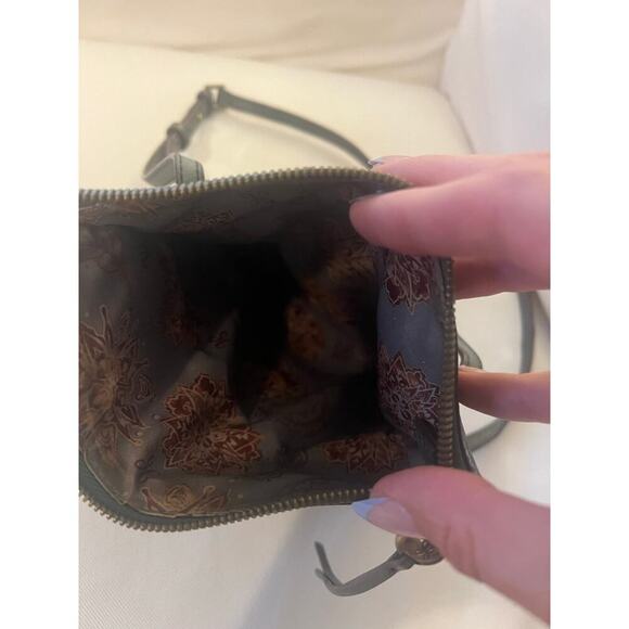 Hobo Gren Leather Crossbody - Picture 4 of 7